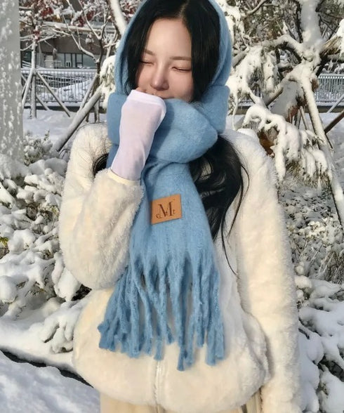 MUCENT(ムセント)/ボリューム フリンジ マフラー ロゴパッチ付き/SIGNATURE MUFFLER | AT6254043 | ライトブルー