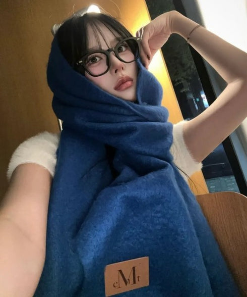 MUCENT(ムセント)/ボリューム フリンジ マフラー ロゴパッチ付き/SIGNATURE MUFFLER | AT6254043 | ブルー