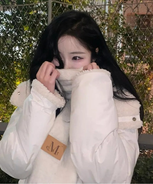 MUCENT(ムセント)/ボリューム フリンジ マフラー ロゴパッチ付き/SIGNATURE MUFFLER | AT6254043 | アイボリー