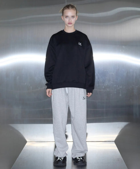 MUCENT(ムセント)/ロゴ刺繍 ベーシック プルオーバー スウェット/SIGNATURE BASIC LOGO MTM | AT2254046 | ブラック