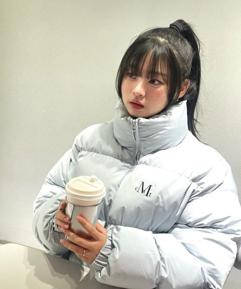 MUCENT(ムセント)/中綿 ジップアップ スタンドカラー ハイネック ダウンジャケット/Hep High Neck Signature Wellon Padding | AT2254047 | ライトブルー