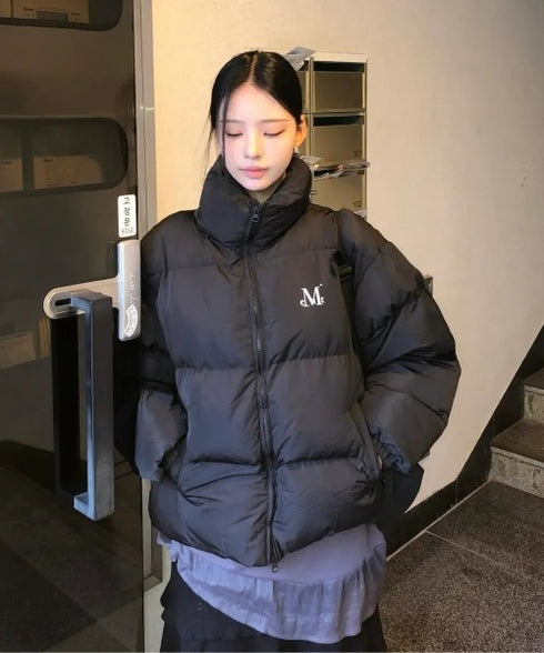 MUCENT(ムセント)/中綿 ジップアップ スタンドカラー ハイネック ダウンジャケット/Hep High Neck Signature Wellon Padding | AT2254047 | ブラック
