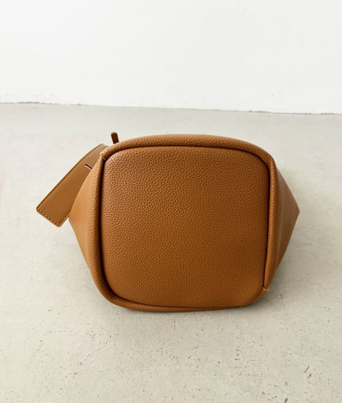 ポーチ付きバケツ型ワンハンドルショルダーバッグ | TR1243002 | グレイッシュベージュ