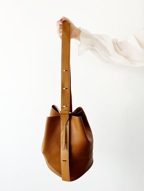 ポーチ付きバケツ型ワンハンドルショルダーバッグ | TR1243002 | グレイッシュベージュ