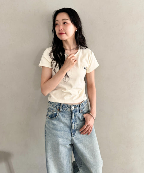 POLOCHAMPS(ポロチャンプス)/無地 ワンポイント刺繍 クロップド丈 短丈 クルーネック/カラー刺繍Tシャツ | IM2262031 | アイボリー